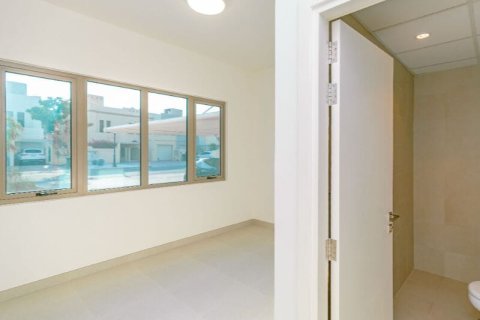 4 bedrooms Villa in Jebel Ali, UAE No. 142173 11