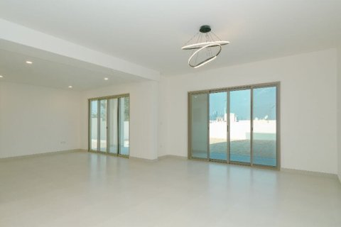 4 bedrooms Villa in Jebel Ali, UAE No. 142173 6