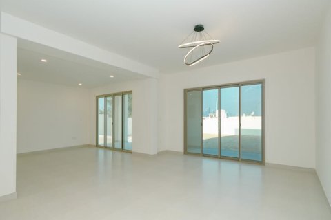 4 bedrooms Villa in Jebel Ali, UAE No. 142174 3