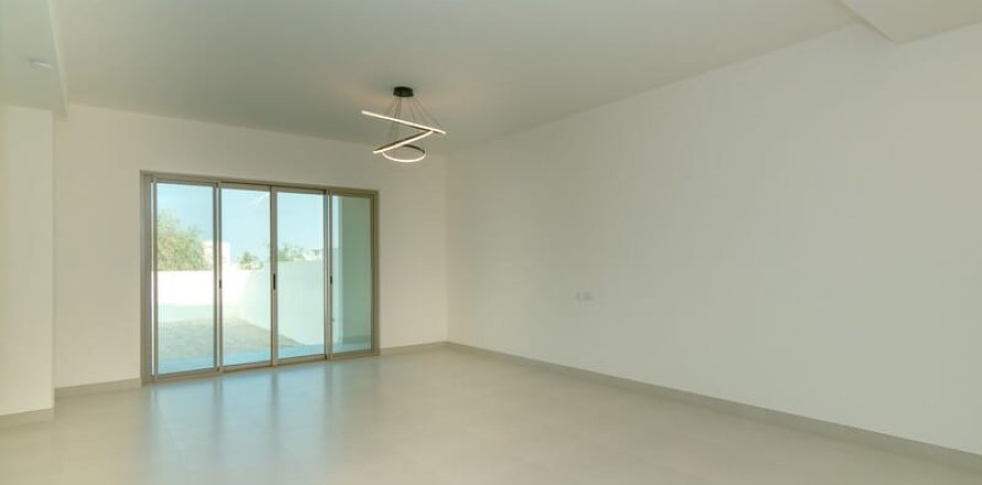4 bedrooms Villa in Jebel Ali, UAE No. 142174