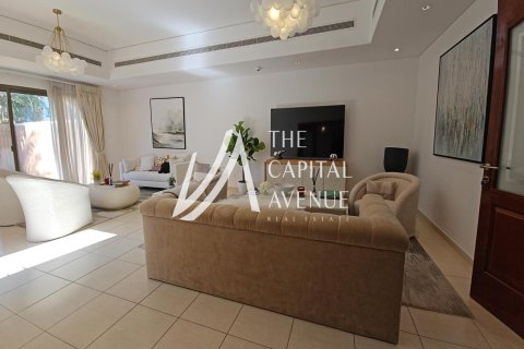 4 غرف نوم فيلا في Abu Dhabi Gate City, الإمارات العربية المتحدة رقم 86667 3