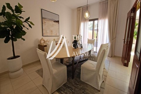 4 غرف نوم فيلا في Abu Dhabi Gate City, الإمارات العربية المتحدة رقم 86667 9