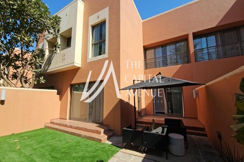 4 غرف نوم فيلا في Abu Dhabi Gate City, الإمارات العربية المتحدة رقم 86667 4