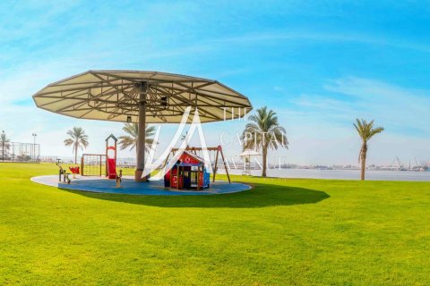 Villa de 5 chambres à Abu Dhabi Gate City, UAE No. 86665 11