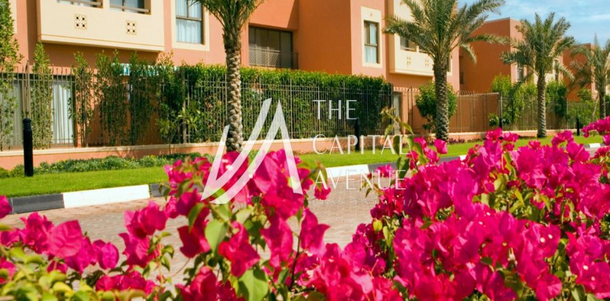 Villa de 5 chambres à Abu Dhabi Gate City, UAE No. 86665