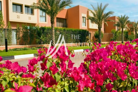Villa de 5 dormitorios en Abu Dhabi Gate City, UAE No. 86663 9