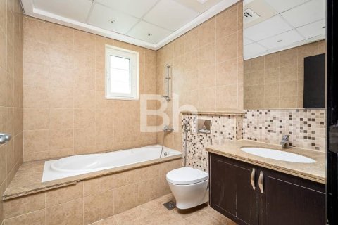 Villa de 3 dormitorios en Jumeirah Park, UAE No. 89788 10