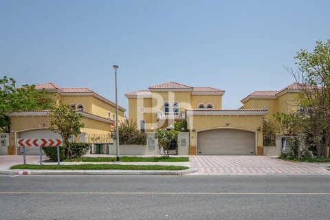 Villa de 3 dormitorios en Jumeirah Park, UAE No. 89788 2