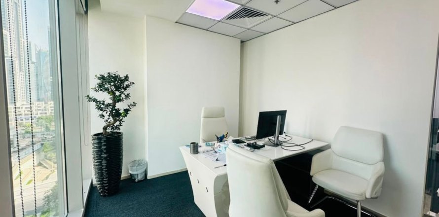 114.5m² Office in Dubai, UAE No. 210153