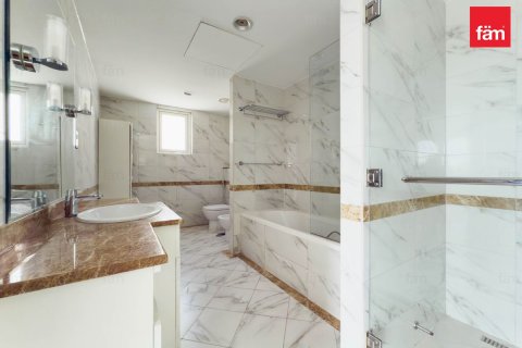 Вилла с 4 спальнями в Дубай, ОАЭ №141449 24