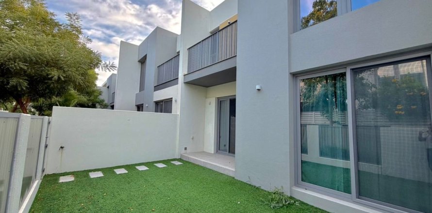 Вилла с 3 спальнями в Tilal Al Ghaf, ОАЭ №141451