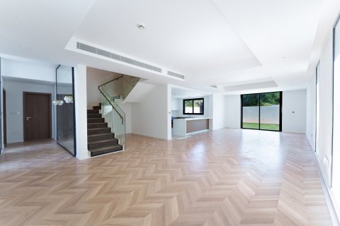 Villa de 4 dormitorios en  Yas Island, UAE No. 208700 3