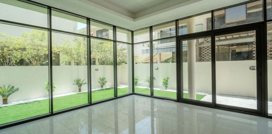 Townhouse de 3 chambres à Dubai, UAE No. 104079