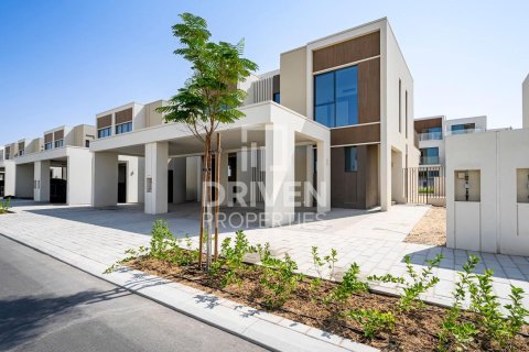 Townhouse de 4 dormitorios No. 120632 2