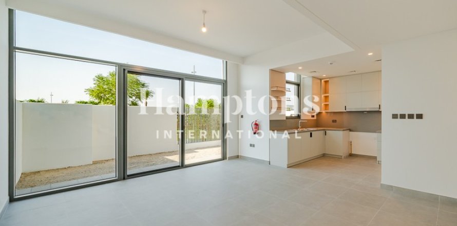 Таунхаус с 4 спальнями  №135342