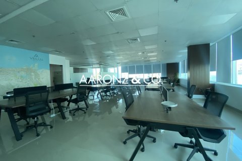 94m² Office in Business Bay, UAE No. 132806