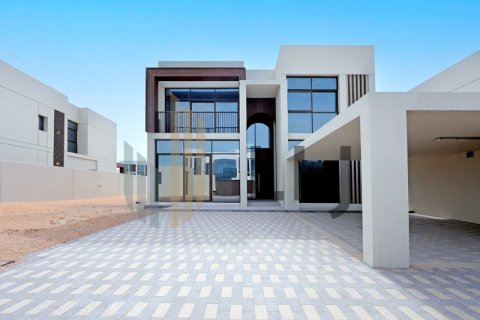 4 bedrooms Villa in Abu Dhabi, UAE No. 51229 1