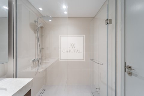 Appartement de 2 chambres à EMAAR Beachfront, UAE No. 29993 4