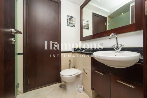 Apartment de 2 dormitorios en The Views 1, UAE No. 152580 4