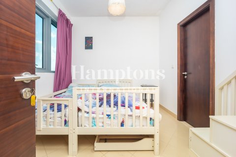 Apartment de 2 dormitorios en The Views 1, UAE No. 152580