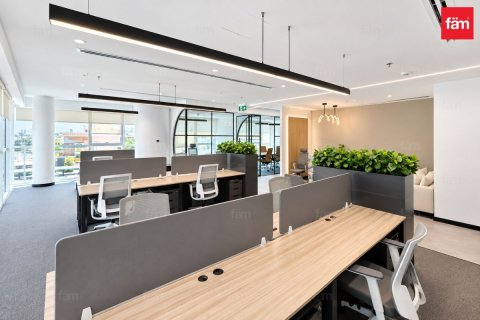 139.7m² Office in Dubai, UAE No. 210225