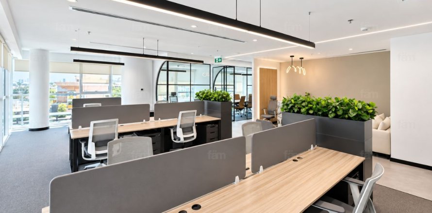 139.7m² Office in Dubai, UAE No. 210225