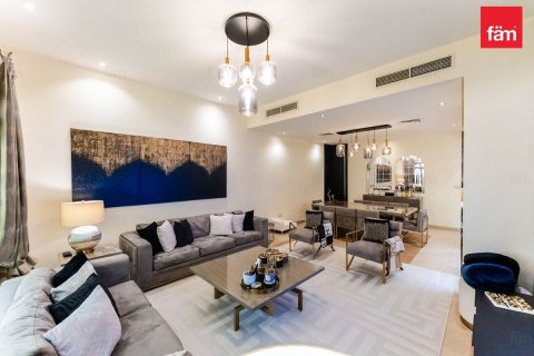 Townhouse de 4 dormitorios en Dubai, UAE No. 210224