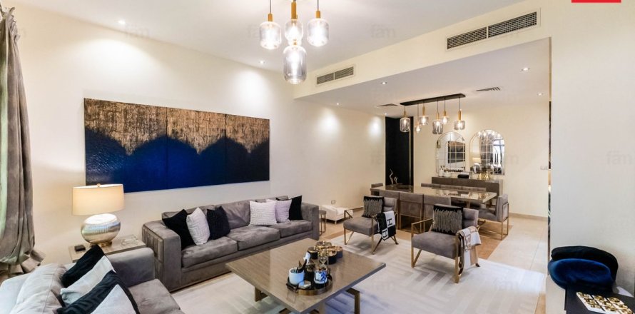 Townhouse de 4 dormitorios en Dubai, UAE No. 210224
