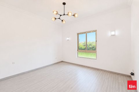Вилла с 4 спальнями в Jumeirah Islands, ОАЭ №163713 14