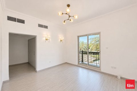 Вилла с 4 спальнями в Jumeirah Islands, ОАЭ №163713 21