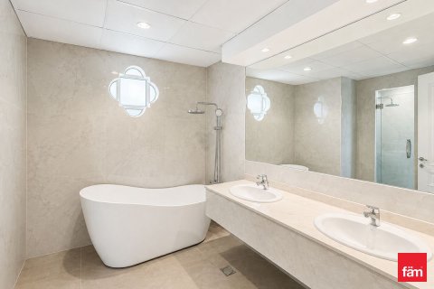 Вилла с 4 спальнями в Jumeirah Islands, ОАЭ №163713 16