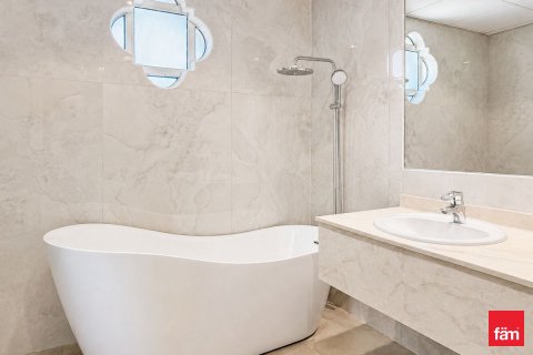 Вилла с 4 спальнями в Jumeirah Islands, ОАЭ №163713 3