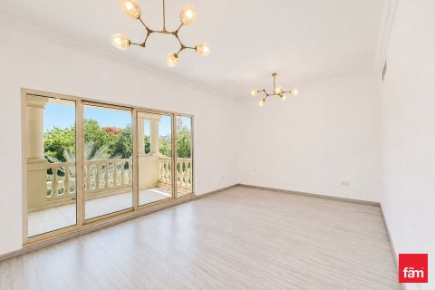 Вилла с 4 спальнями в Jumeirah Islands, ОАЭ №163713 19