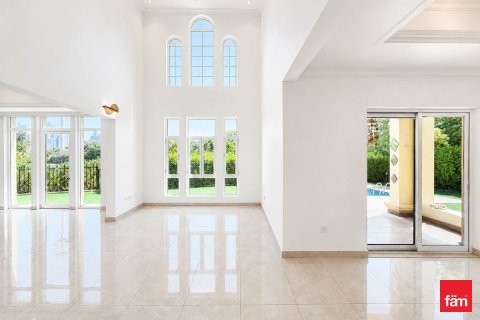 Вилла с 4 спальнями в Jumeirah Islands, ОАЭ №163713 29