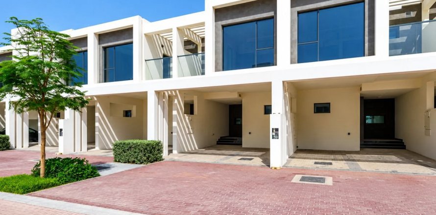 Villa de 3 chambres à Dubai, UAE No. 163712