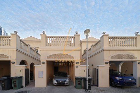 1 bedroom Villa in Dubai, UAE No. 210645