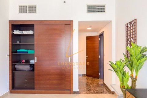 Apartment de 1 dormitorio en Sparkle Towers, UAE No. 210643 11