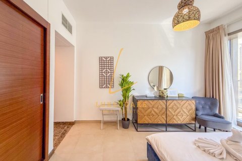 Apartment de 1 dormitorio en Sparkle Towers, UAE No. 210643 12
