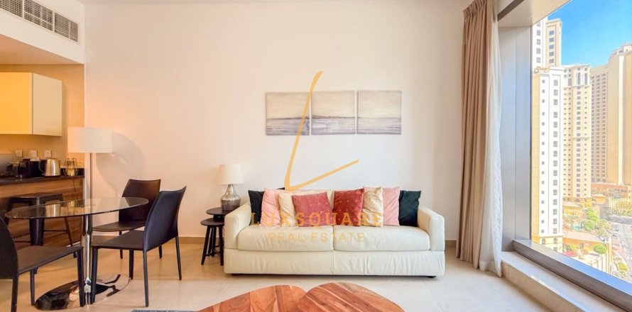 Apartment de 1 dormitorio en Sparkle Towers, UAE No. 210643