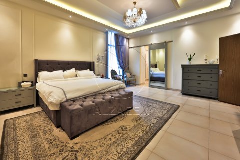 5 bedrooms Villa No. 127753 4