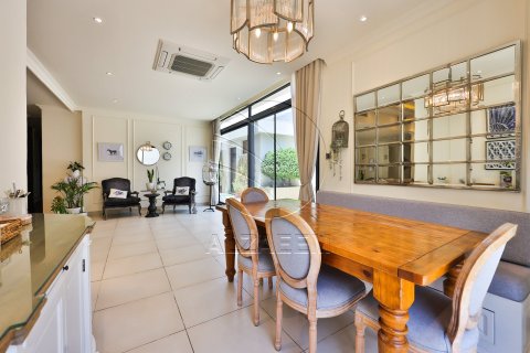 5 bedrooms Villa No. 127753 17