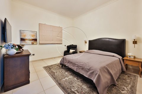 5 bedrooms Villa No. 127753 13