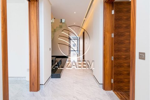 5 bedrooms Villa No. 127747 11