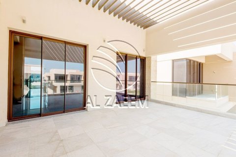 5 bedrooms Villa No. 127747 4