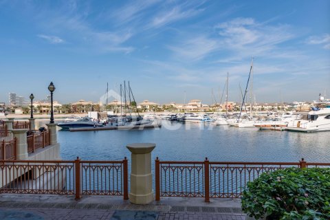 Квартира с 2 спальнями в Marina Residences, ОАЭ №210372 3