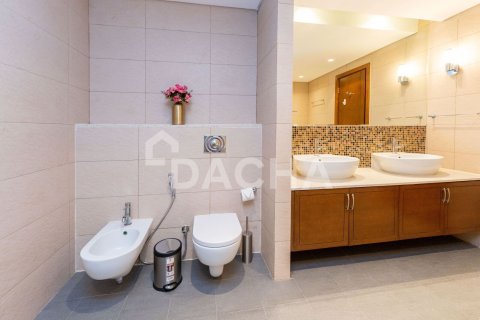 Квартира с 2 спальнями в Marina Residences, ОАЭ №210372 17