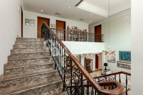 Вилла с 4 спальнями в Jumeirah Islands, ОАЭ №210369 13