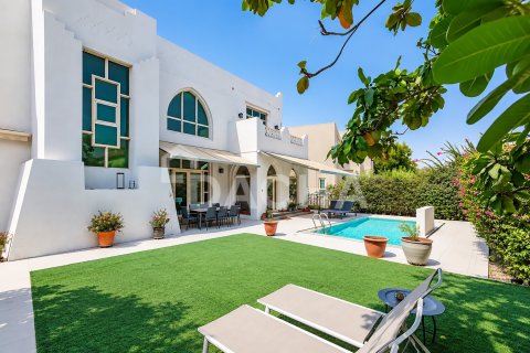 Вилла с 4 спальнями в Jumeirah Islands, ОАЭ №210369 27
