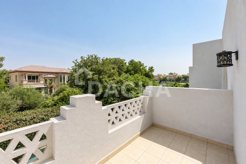 Вилла с 4 спальнями в Jumeirah Islands, ОАЭ №210369 25