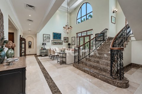Вилла с 4 спальнями в Jumeirah Islands, ОАЭ №210369 5